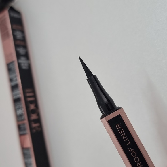 Lancome IDOLE waterproof eyeliner - Picture 2 of 4